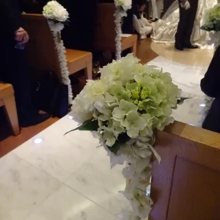 バージンロード脇の花