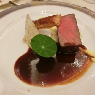 メイン