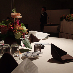 大きな円卓に前菜はセッティング済。|343627さんの宮崎観光ホテルの写真(33610)