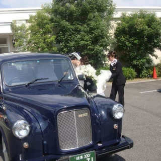 花嫁さんの移動の車