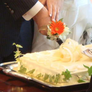 ケーキカットナイフの装花|344431さんのオーベルジュ・ド・リル ナゴヤ(ひらまつウエディング)の写真(37166)