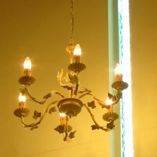 チャペルのシャンデリア
