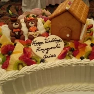 ケーキはクマと出島をモチーフにシースケーキ風に。