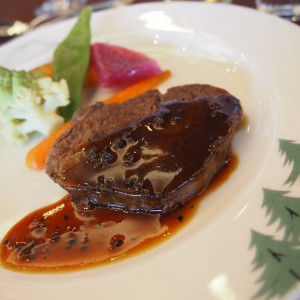 メインのお肉。とにかくお料理が豪華でした|350398さんの赤倉観光ホテルの写真(61043)