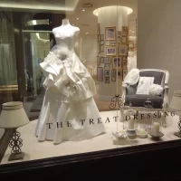 ホテル内ドレスショップ