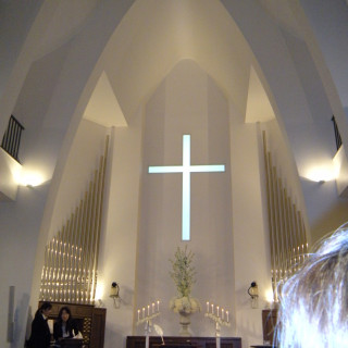 天井が高くてきれいな教会でした。