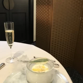 シャンパンとおしゃれなスープ