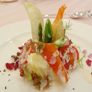 前菜！盛り付けが素敵です。