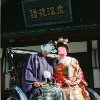 道後温泉の町での挙式＆披露宴なので人力車も。