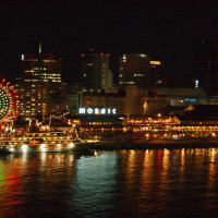 ホテルの窓からは感動的な夜景。