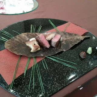 お肉料理です