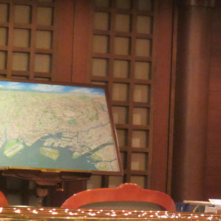 船内には東京湾のマップが展示してある。