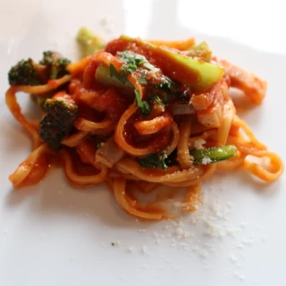 トマトソースのパスタ。