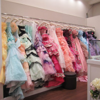 カラードレスを置いてある衣装室。