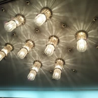 ロイヤルホールの中のシャンデリア