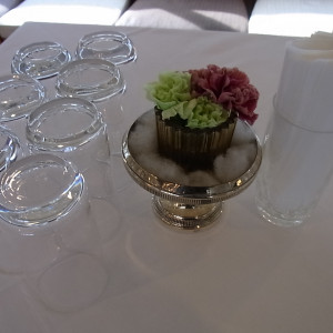 船内披露宴会場　立食ビュッフェスタイル　テーブル装花|362085さんのザ・クルーズクラブ東京の写真(92035)