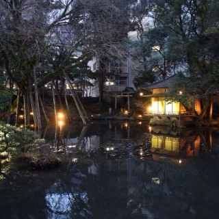夜の庭園
