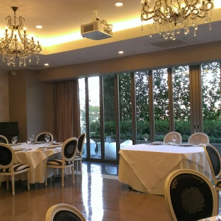 30名程度の会場です
