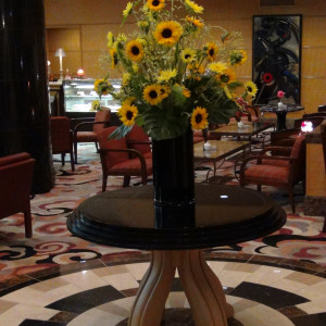 ラウンジ中央の大きなお花。|363134さんのホテルメトロポリタン盛岡 NEW WINGの写真(156489)