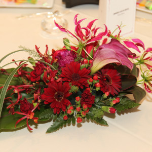 ゲストテーブルのメイン装花。|363134さんの盛岡グランドホテルの写真(80486)