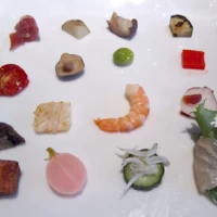 色々なものを少しづつ、目にも楽しい前菜。