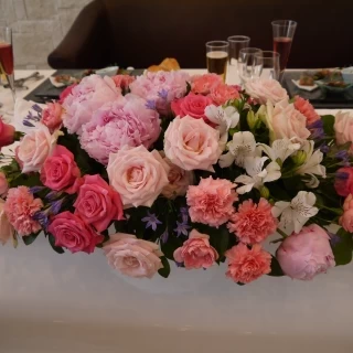 新郎新婦席の花