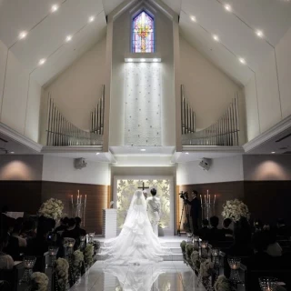 開放的なチャペル　新婦入場は感動ものです