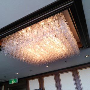 試食会のすてきなシャンデリア|364954さんの札幌グランドホテルの写真(150099)