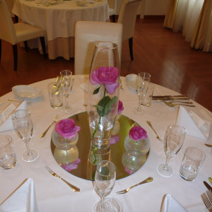 まるで美女と野獣のバラのようなテーブルコーディネイト|365025さんのレストランパンセ(東京グランドホテル内)の写真(85261)