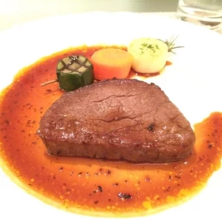 お肉も柔らかく、ソースが特に絶品でした。