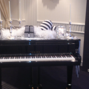 飾り付けしたグランドピアノ|365843さんのセンチュリーロイヤルホテルの写真(132490)