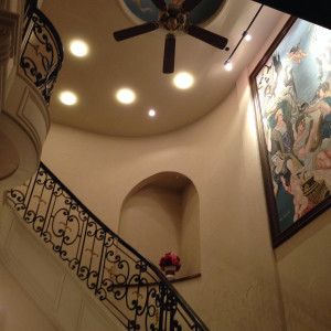 天井は高めでここで1番気に入ったのがこの階段！|365887さんのSt. Jame's Church（セントジェームズチャーチ）（ウエディング取扱終了）の写真(150723)