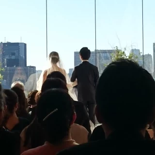 青空がとってもきれいな挙式会場
