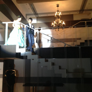 披露宴会場の2階から降りる階段|366112さんのCANOVIANO ANNEX Mia Via（カノビアーノ アネックス ミア ヴィア）の写真(90132)