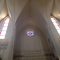 聖堂チャペルの天井を見上げた光景です