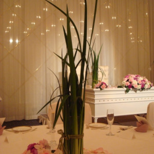 3階披露宴会場“ペガサス”ゲストテーブル装花|368368さんのウエストシティホール&ウエディング アイの写真(111412)