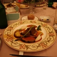 特選牛肉のポアレ　キノコとエシャレットの香り