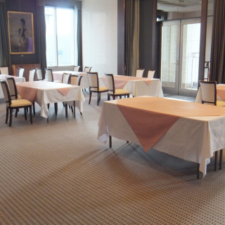 高層階の披露宴会場。明るいお部屋でした