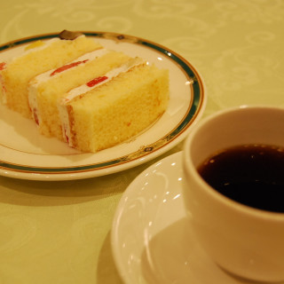 食後のケーキとコーヒー。