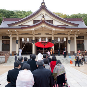 列席者とともに本殿へ。|371994さんの湊川神社 楠公会館の写真(681351)