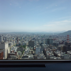 披露宴のフロアから見える景色|372728さんのJRタワーホテル日航札幌の写真(124873)