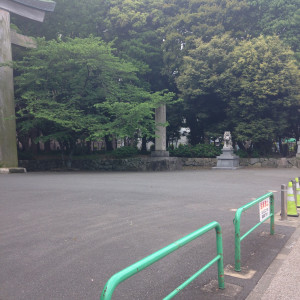 車が乗り入れられないようにガードレールあり|373962さんの福岡縣護国神社の写真(130993)