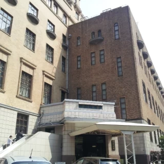 駐車場側の入口（神保町側）