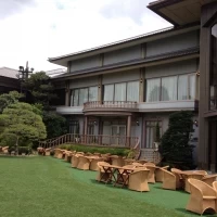明治記念館の庭園です。