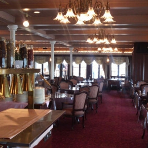 ビアンカ2階レストラン|375649さんの琵琶湖汽船 MICHIGAN(ミシガン)BIANCA(ビアンカ)  / びわ湖大津館の写真(155344)