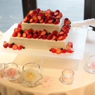 シンプルな2段のケーキです