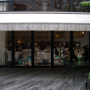 披露宴会場（庭から）|377025さんのHONEY'S GARDEN TOKYO(ハニーズガーデン東京)の写真(149465)