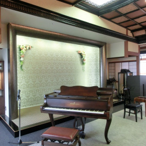 2Fにある会場にはスタンウエイのピアノも入っています。|377229さんのKAWACHIYA 川地家（かわちや）の写真(150880)