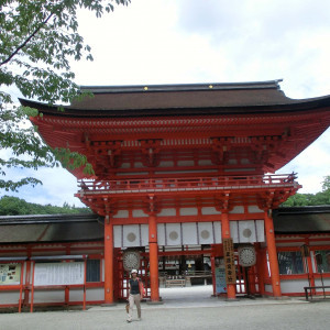 こちらが神社の正門で、この中の建物で式が行われます。|377229さんの下鴨神社の写真(180165)