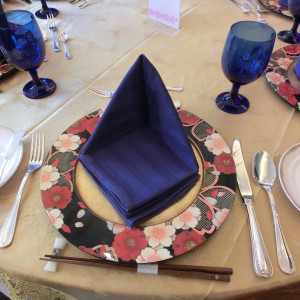 桜ヒルズにちなんだ、お皿やお箸です。|377229さんの迎賓館 サクラヒルズ川上別荘の写真(213573)
